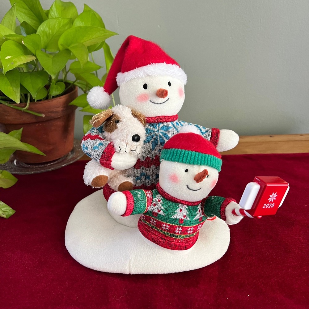2020 Hallmark Jingle Pals Cozy Christmas Selfie Animated Musical Snowman Tested
